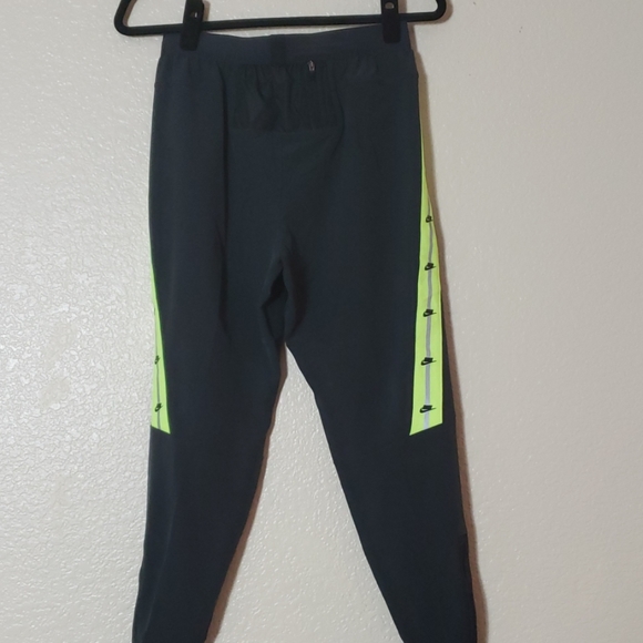 Running pants - Picture 2 of 3